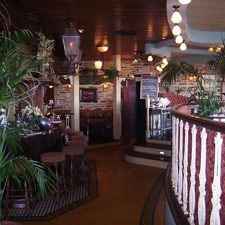 Hotel Restaurant Le Cap Barneville-Carteret Exterior photo